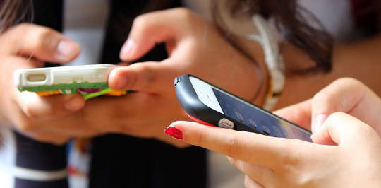 4G ½º¸¶Æ®Æù °¡ÀÔÀÚ µ¥ÀÌÅÍ»ç¿ë·® `¾¦¾¦`¡¦3GÀÇ 3.2¹è 4G ½º¸¶Æ®Æù °¡ÀÔÀÚ µ¥ÀÌÅÍ»ç¿ë·® `¾¦¾¦`¡¦3GÀÇ 3.2¹è